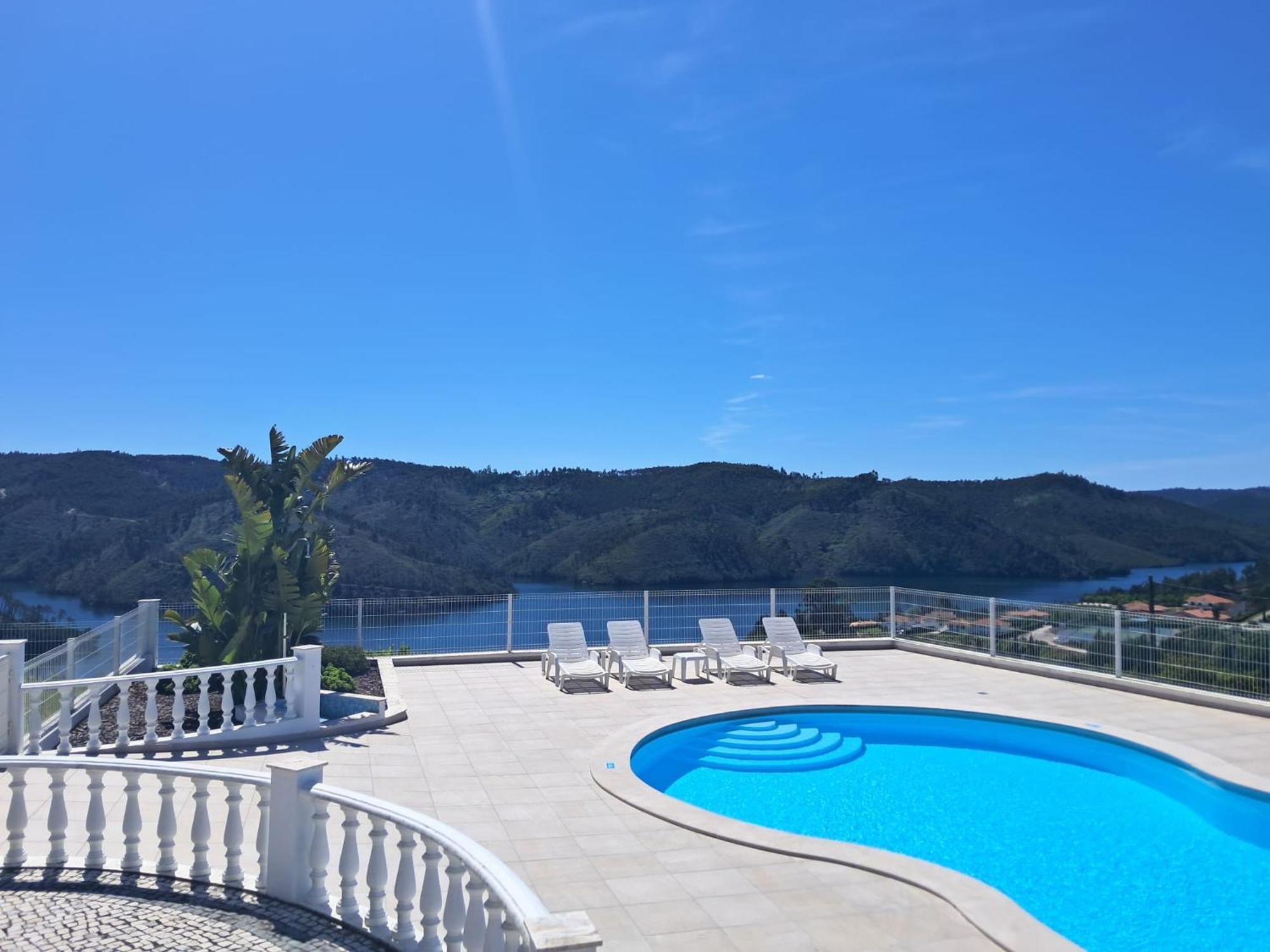 Lago Azul Villas Ferreira do Zêzere Εξωτερικό φωτογραφία